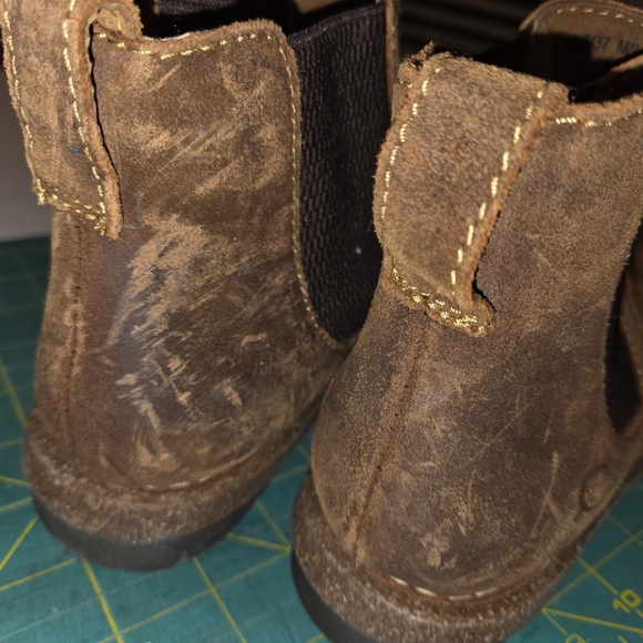 Born Women's Distressed Brown Ankle Boots - Picture 4 of 15